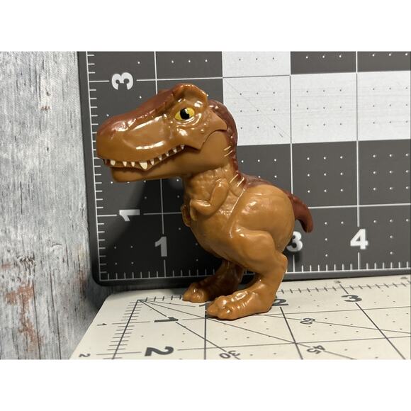 2020 Jurassic World Fallen Kingdom T-Rex McDonald's Figure park tyrannosaurus - Picture 1 of 4